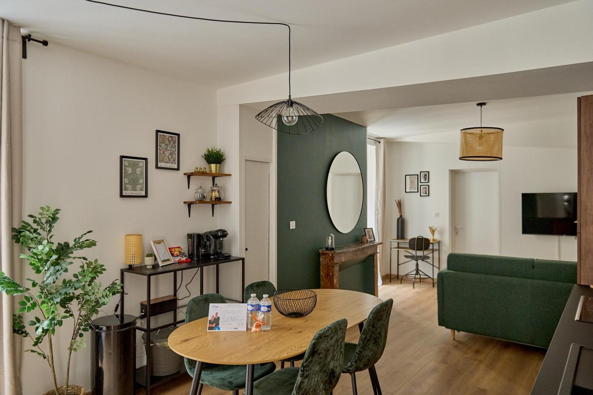 Апартаменты Le Oliva Chez Les M By Primo Conciergerie Невер Экстерьер фото